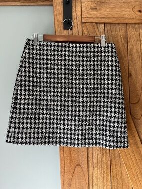 LOFT Black & White Houndstooth Mini Skirt